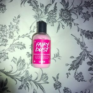 Lush Dairy Dust Powder